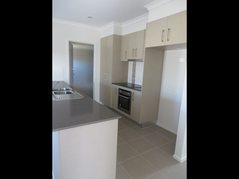 26 CLOVER CRESCENT, Boyne Island QLD 4680