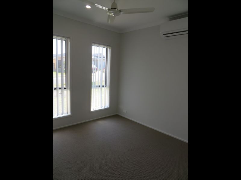 26 CLOVER CRESCENT, Boyne Island QLD 4680