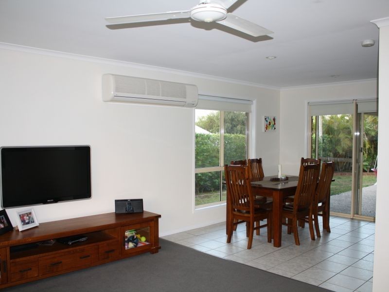 26 CURTIS AVENUE, Boyne Island QLD 4680