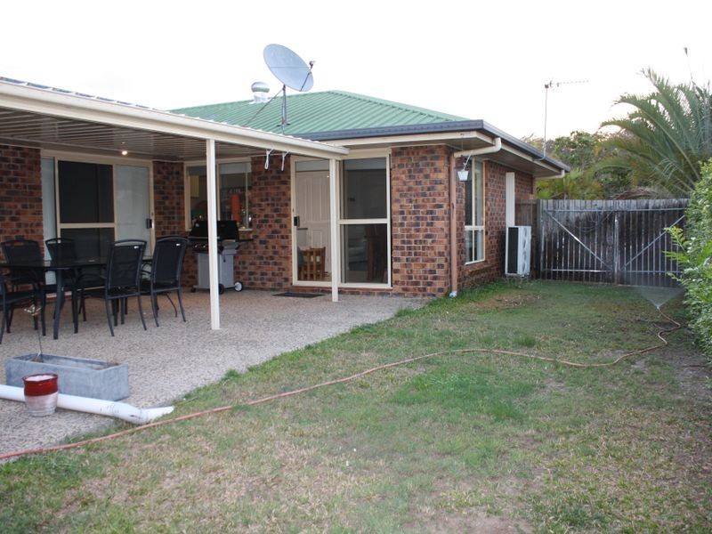 26 CURTIS AVENUE, Boyne Island QLD 4680