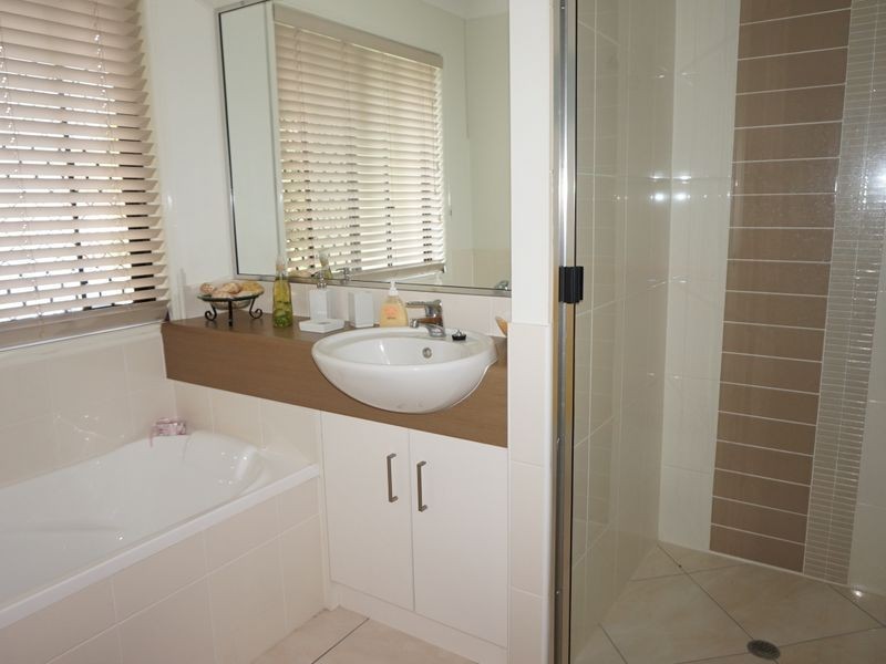 4 Surita Court, Boyne Island QLD 4680