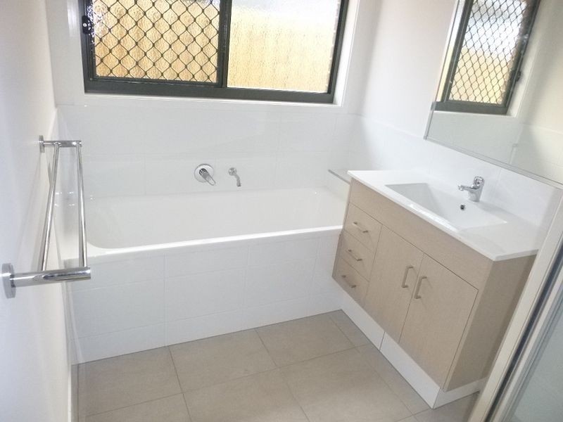 26 JARDINE CRESCENT, Boyne Island QLD 4680