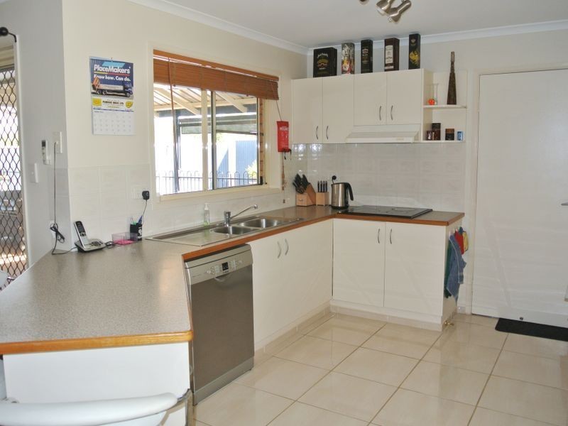 8 WERITE COURT, Boyne Island QLD 4680