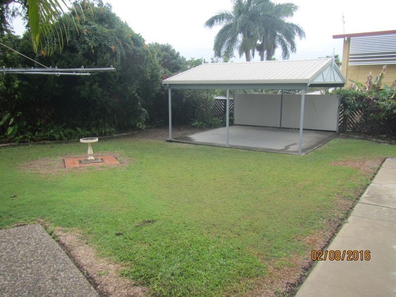 8 TROCHUS STREET, Tannum Sands QLD 4680