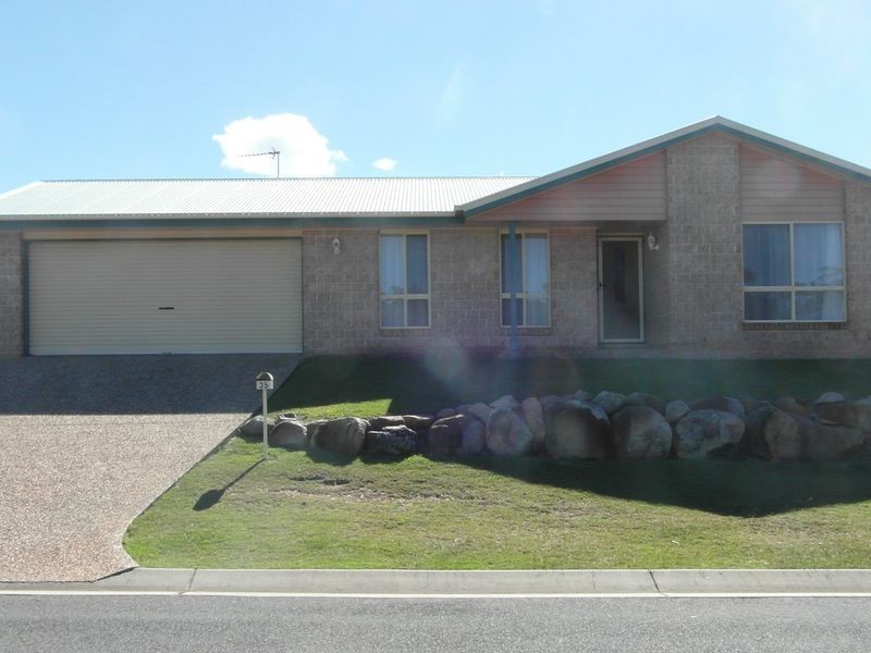 35 PRYDE STREET, Tannum Sands QLD 4680