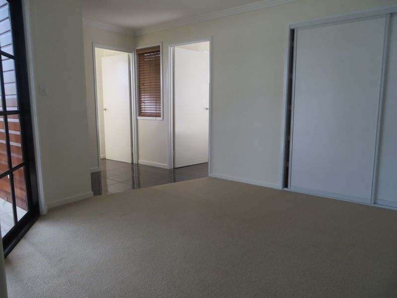 54 GOLF VIEW DRIVE, Boyne Island QLD 4680