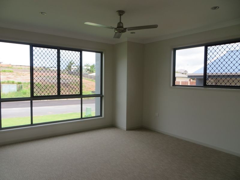 15 STELLA STREET, Boyne Island QLD 4680