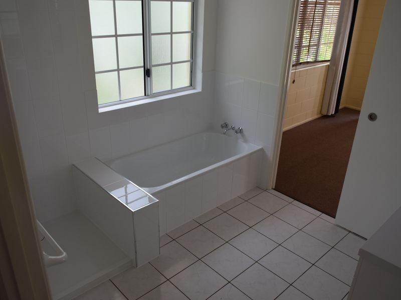 40 MALPAS STREET, Boyne Island QLD 4680