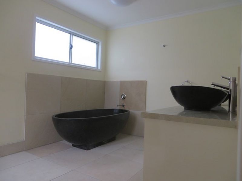 6 TARCOOLA DRIVE, Boyne Island QLD 4680