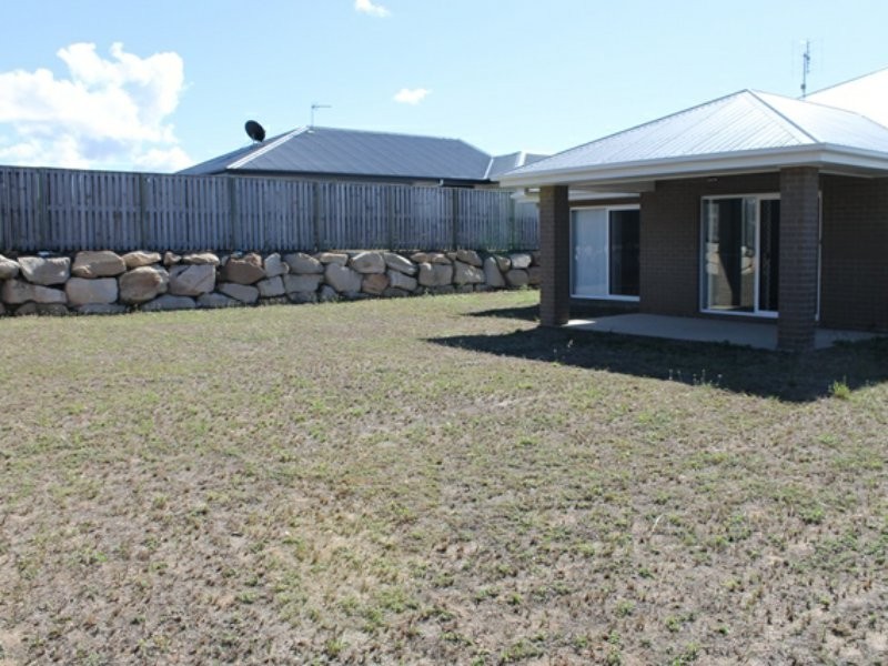 32 KOOLIVOO PARADE, Boyne Island QLD 4680