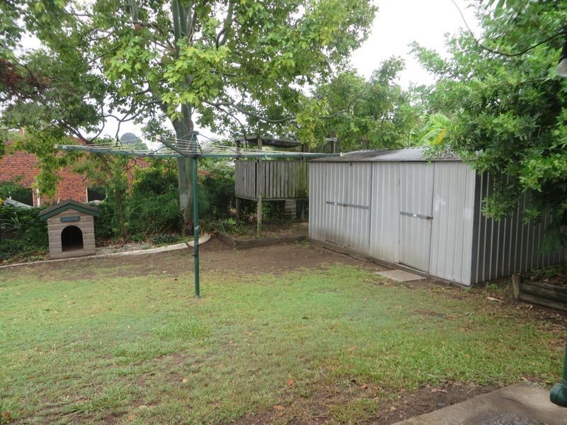 6 HAYES STREET, Boyne Island QLD 4680