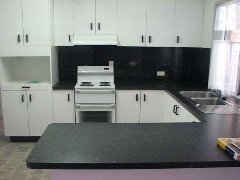 15 LOMANDRA STREET, Boyne Island QLD 4680