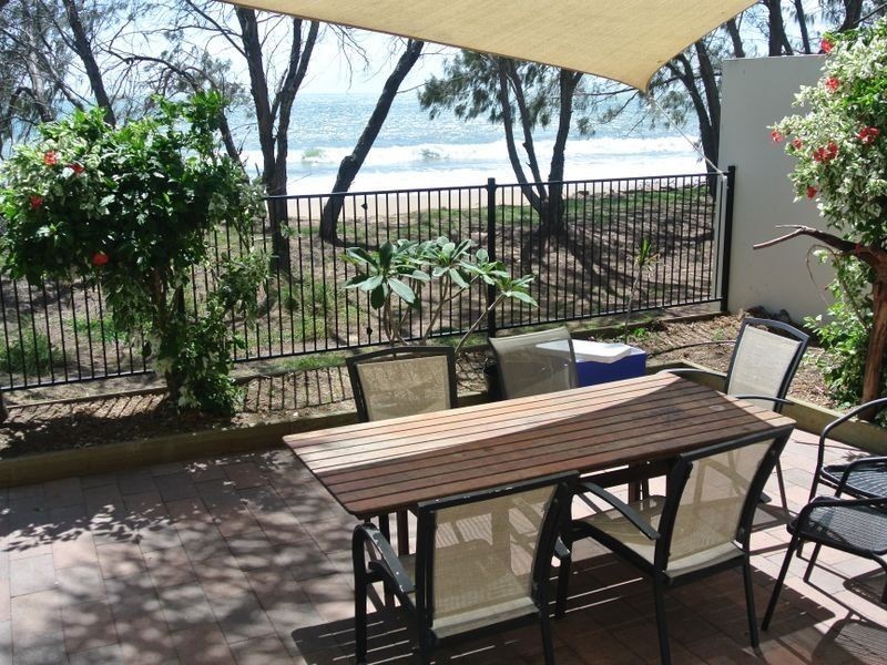 10 THE OAKS ROAD, Tannum Sands QLD 4680