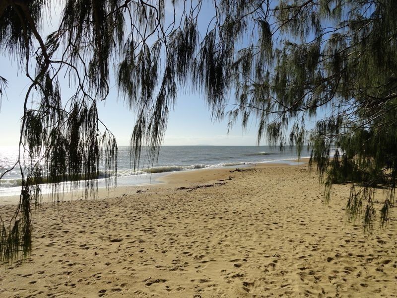 10 THE OAKS ROAD, Tannum Sands QLD 4680