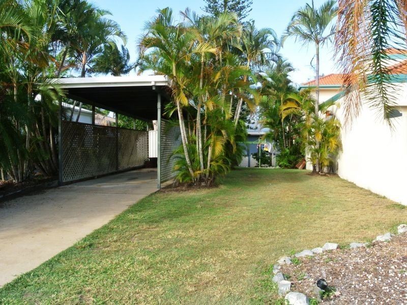 10 THE OAKS ROAD, Tannum Sands QLD 4680