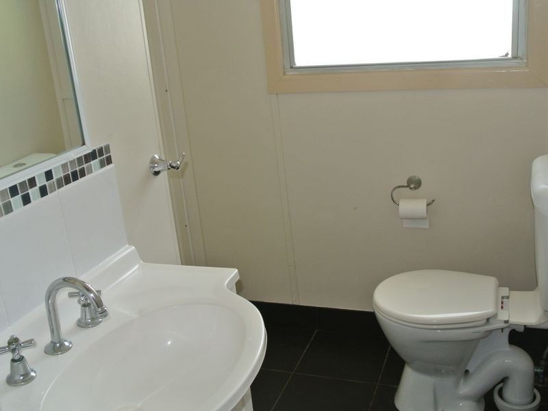 10 THE OAKS ROAD, Tannum Sands QLD 4680