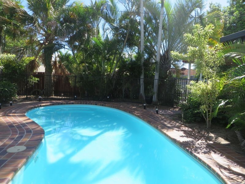 52 LANGDON STREET, Tannum Sands QLD 4680