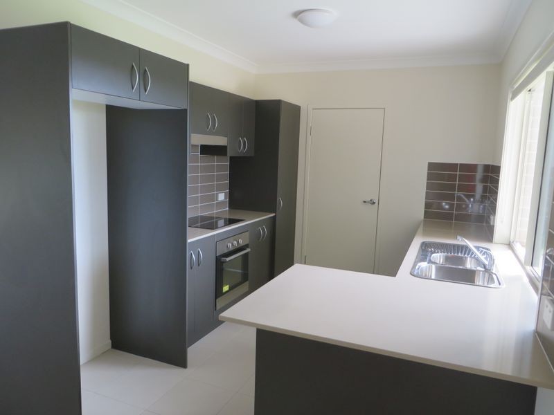 2 LENTHALL STREET, Boyne Island QLD 4680