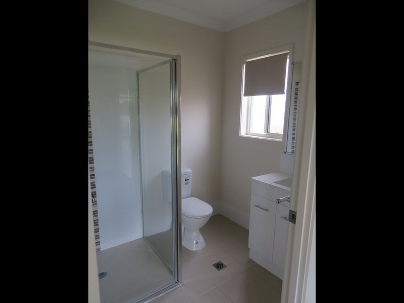 2 LENTHALL STREET, Boyne Island QLD 4680