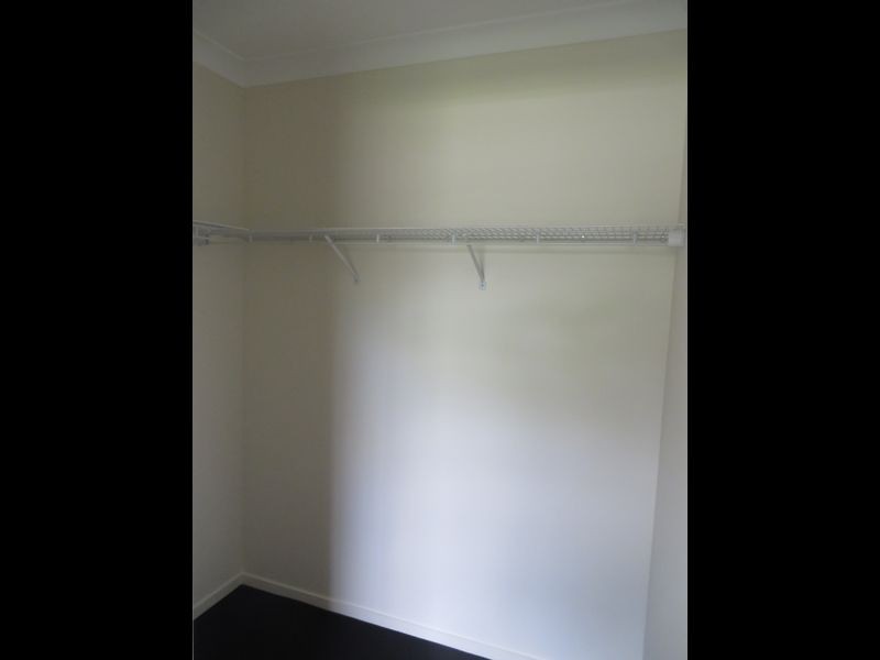 2 LENTHALL STREET, Boyne Island QLD 4680