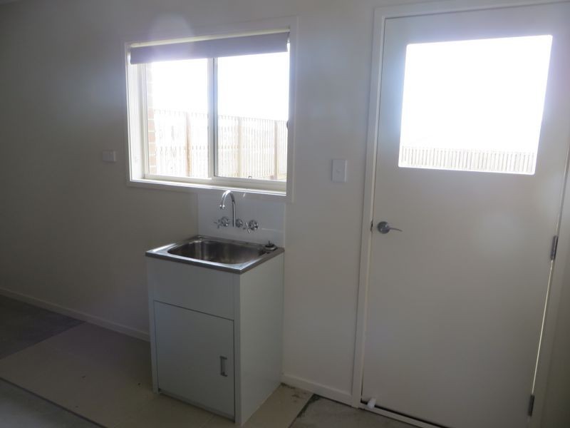 2 LENTHALL STREET, Boyne Island QLD 4680