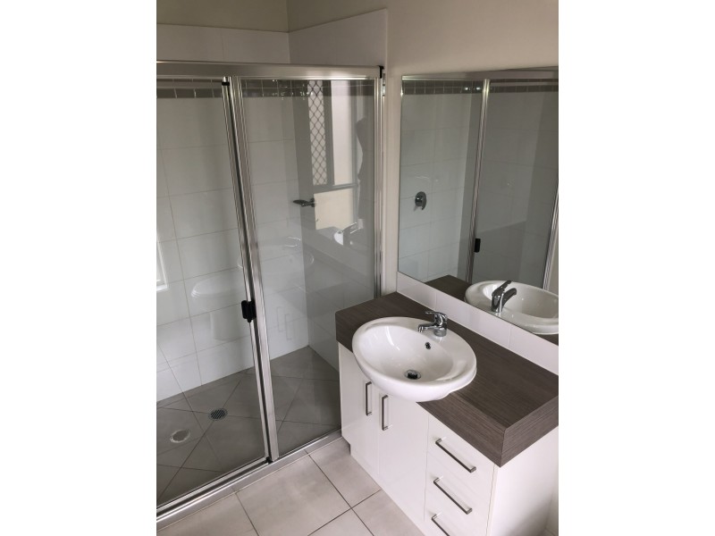 43 CLOVER CRESCENT, Boyne Island QLD 4680