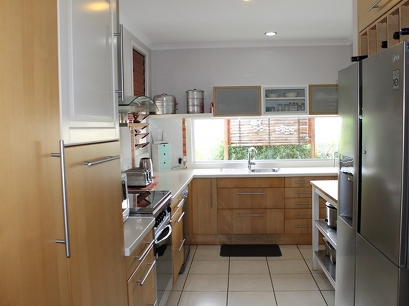 12 Fitzroy Court, Boyne Island QLD 4680