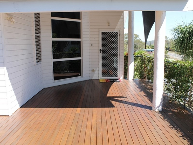 6 Charles Crescent, Tannum Sands QLD 4680
