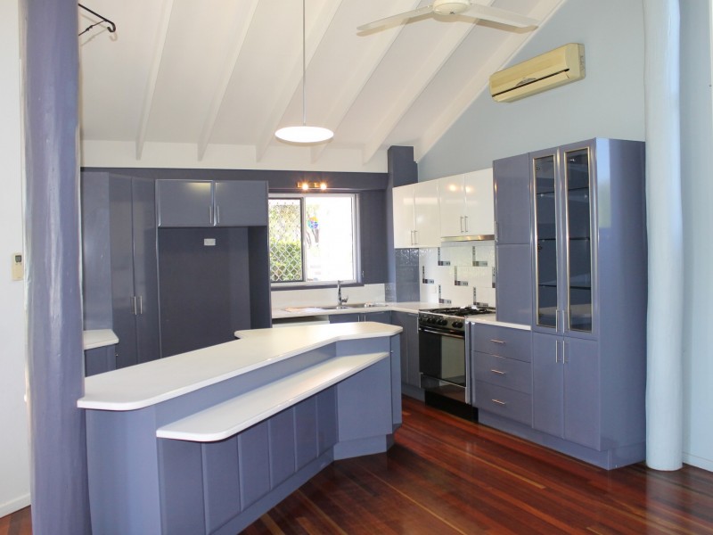 6 Charles Crescent, Tannum Sands QLD 4680