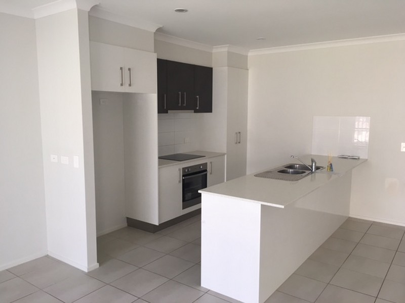 10 Clover Crescent, Boyne Island QLD 4680