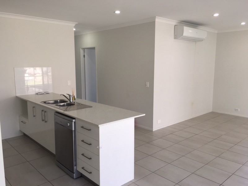 10 Clover Crescent, Boyne Island QLD 4680