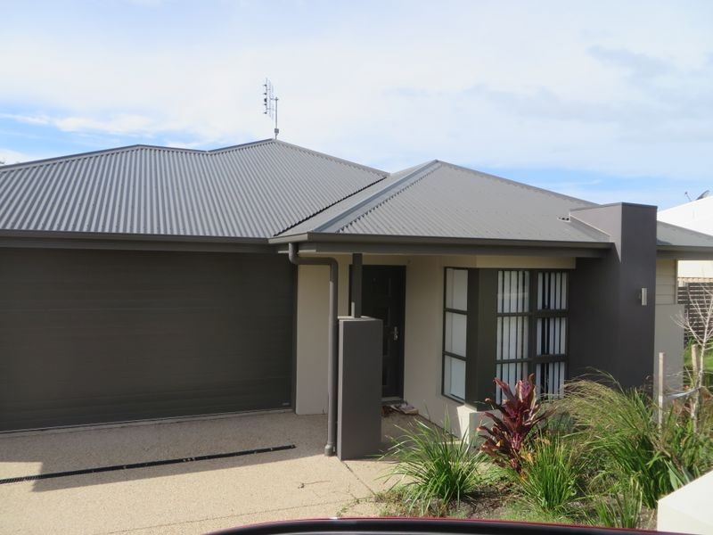 11 CLOVER CRESCENT, Boyne Island QLD 4680