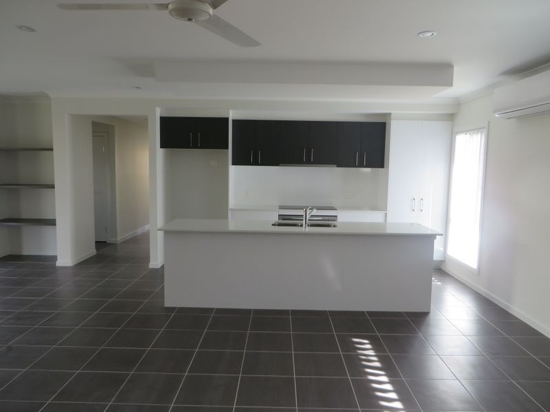 11 CLOVER CRESCENT, Boyne Island QLD 4680
