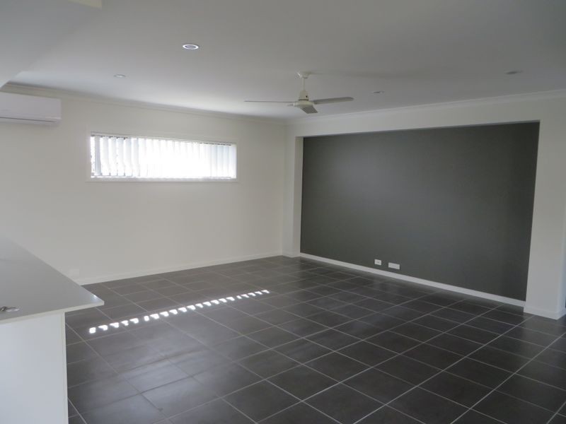 11 CLOVER CRESCENT, Boyne Island QLD 4680