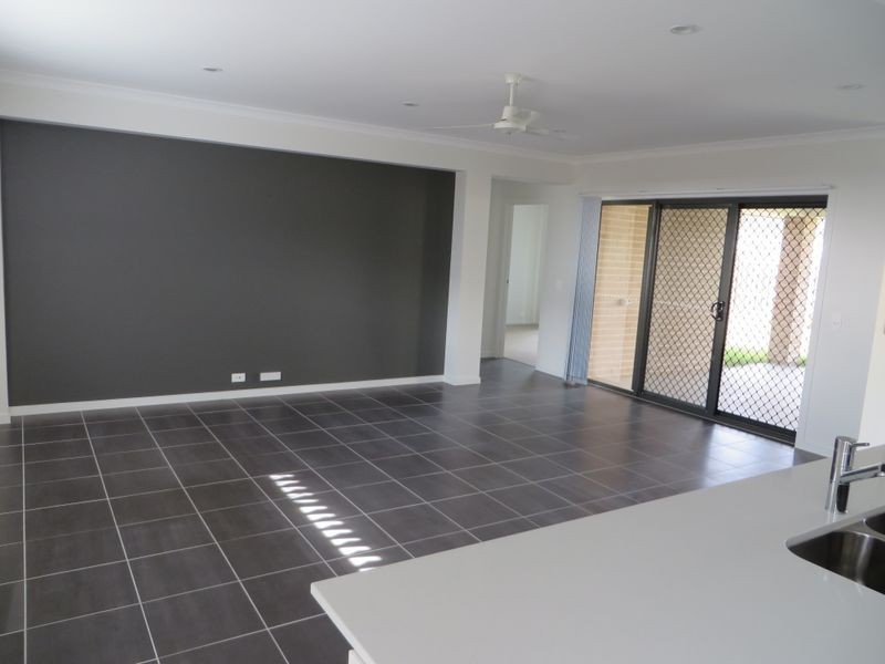 11 CLOVER CRESCENT, Boyne Island QLD 4680