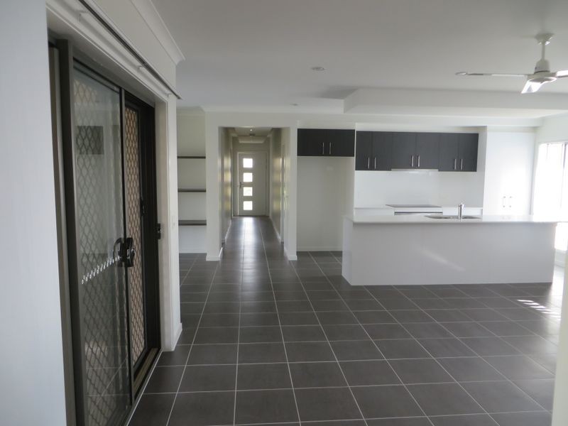 11 CLOVER CRESCENT, Boyne Island QLD 4680