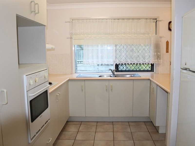 28 Curtis Avenue, Boyne Island QLD 4680