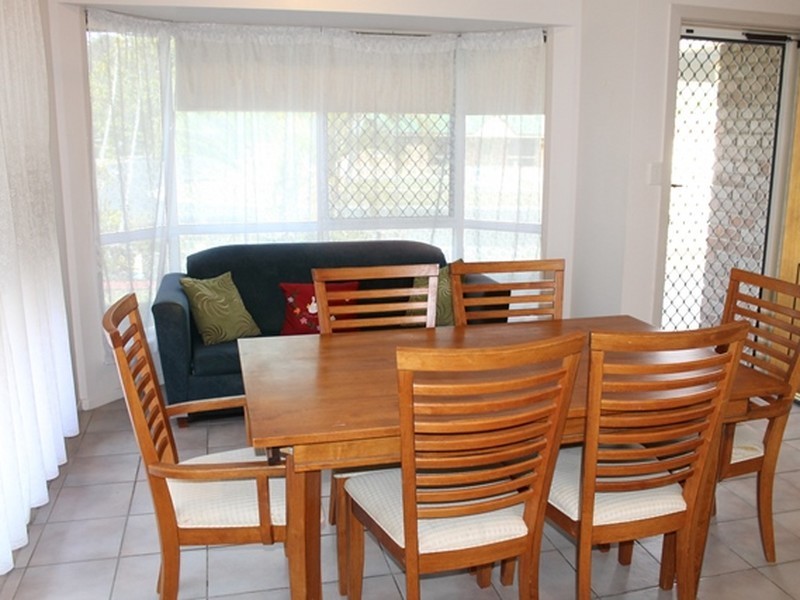 28 Curtis Avenue, Boyne Island QLD 4680