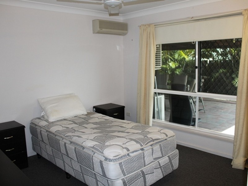 28 Curtis Avenue, Boyne Island QLD 4680