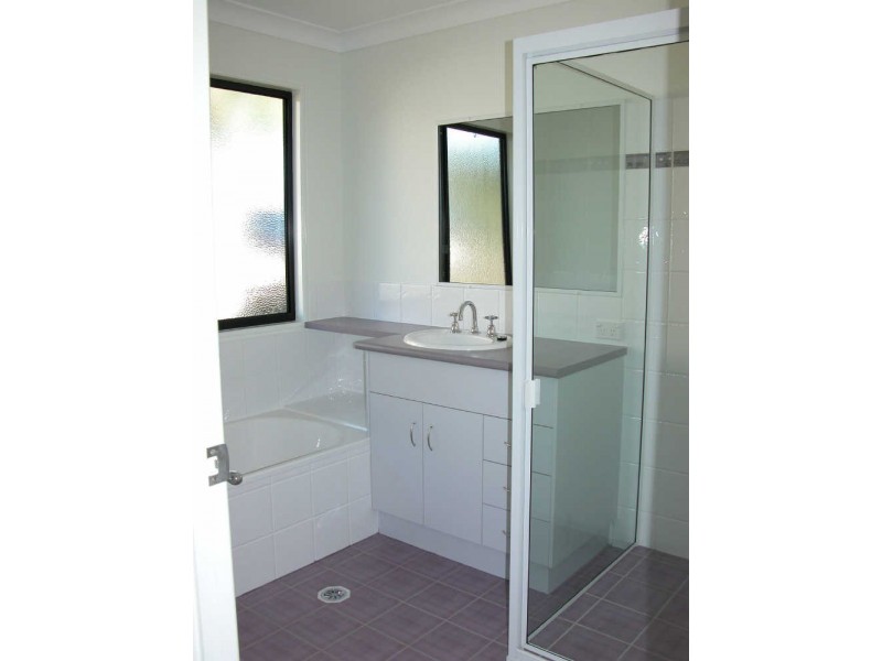 60 CREMORNE DRIVE, Tannum Sands QLD 4680