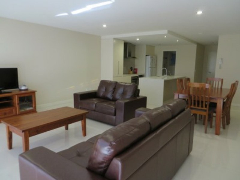 Unit 2/2 THE PROMENADE, Boyne Island QLD 4680