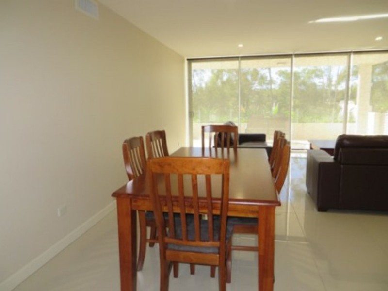Unit 2/2 THE PROMENADE, Boyne Island QLD 4680
