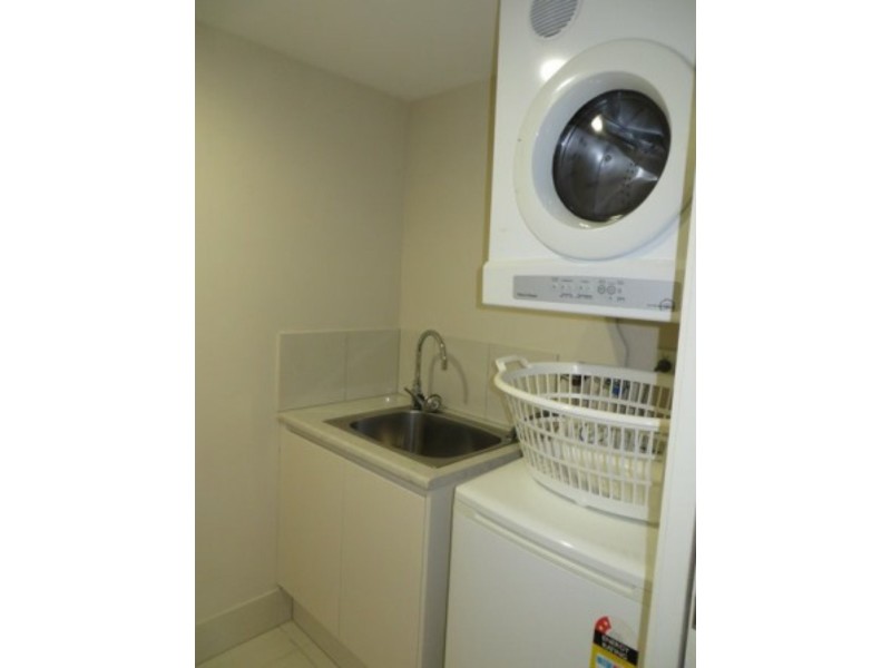 Unit 2/2 THE PROMENADE, Boyne Island QLD 4680