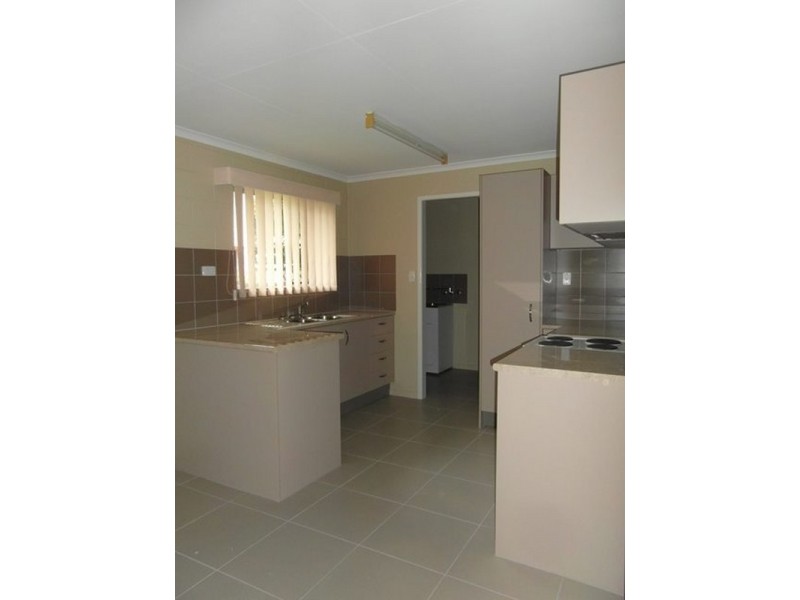 32 ALEXANDER STREET, Boyne Island QLD 4680