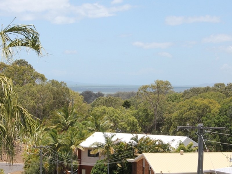 25 Pacific Avenue, Tannum Sands QLD 4680