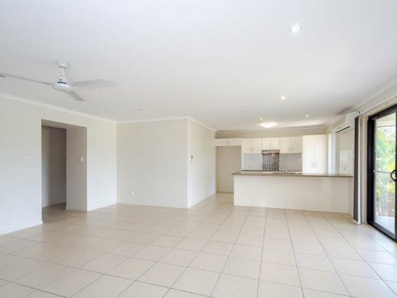 2 BESSIE COURT, Boyne Island QLD 4680