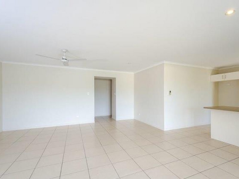 2 BESSIE COURT, Boyne Island QLD 4680