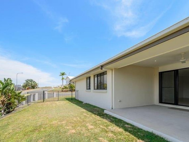 2 BESSIE COURT, Boyne Island QLD 4680