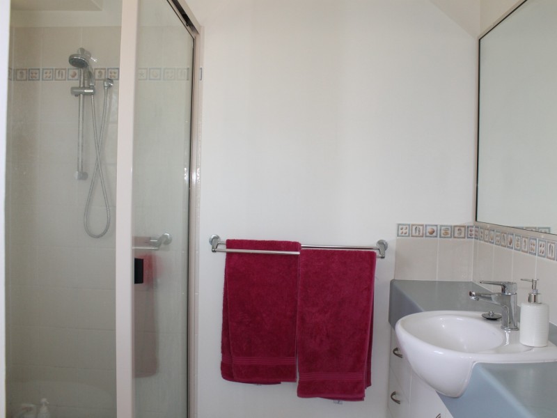 6 Yacht Road, Tannum Sands QLD 4680