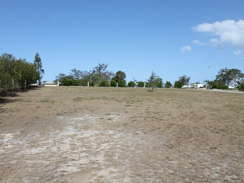 6 Yacht Road, Tannum Sands QLD 4680